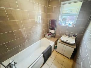 Bathroom - click for photo gallery